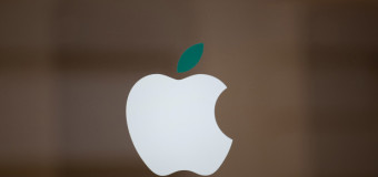 Apple shares flirt with $1 trillion valuation on China sales uptick