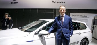 Volkswagen to invest $1.1B in battery production plant