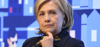 Plane with Hillary Clinton aboard grounded at LGA after mechanical issue